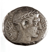 Εμπροσθότυπος 'SilCoinCy A7676, acc.no.: 1977.158.589. Silver coin of king Stasioikos of Marion 450 - 400 BC. Weight: 10.779g, Axis: 9h, Diameter: -. Obverse type: Apollo hd. r.. Obverse symbol: -. Obverse legend: pa-si-le-wo-(se) in Cypriot syllabic. Reverse type: female riding bull r., within incuse square. Reverse symbol: -. Reverse legend: sa-ta-si-o-i-ko-(ne) in Cypriot syllabic.