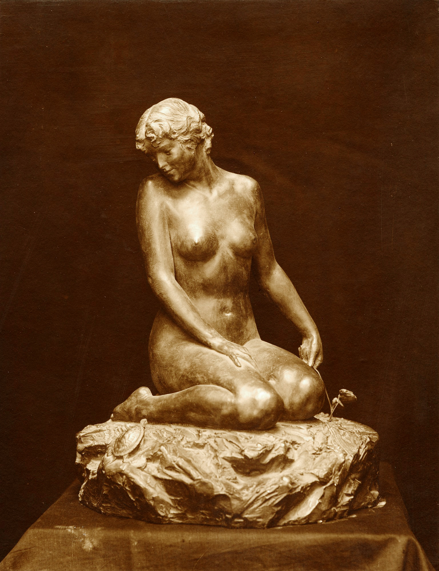 Hahlo-139, The Lily statuette