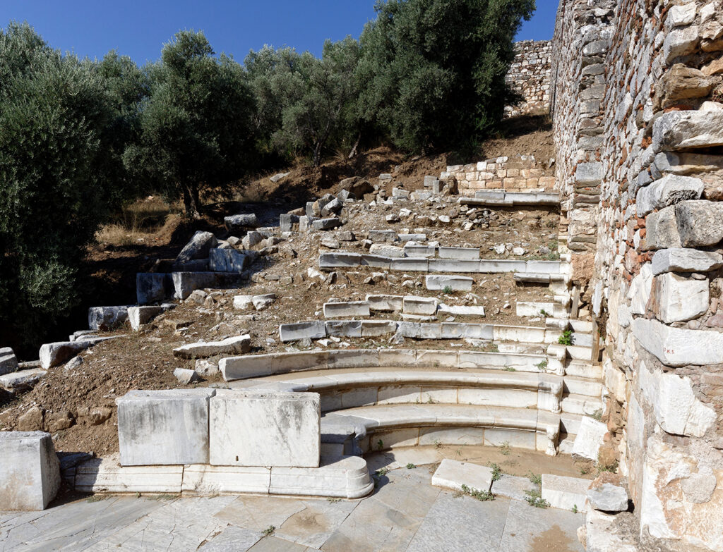 onia, Metropolis. Section of the horseshoe-shaped seating of the Bouleuterion